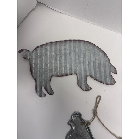3 Metal Wall Hangings Farmhouse Decor Rustic Pig Cow Hen - Picture 2 of 10